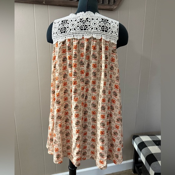 Umgee • Keyhole Swing Dress - Picture 10 of 13